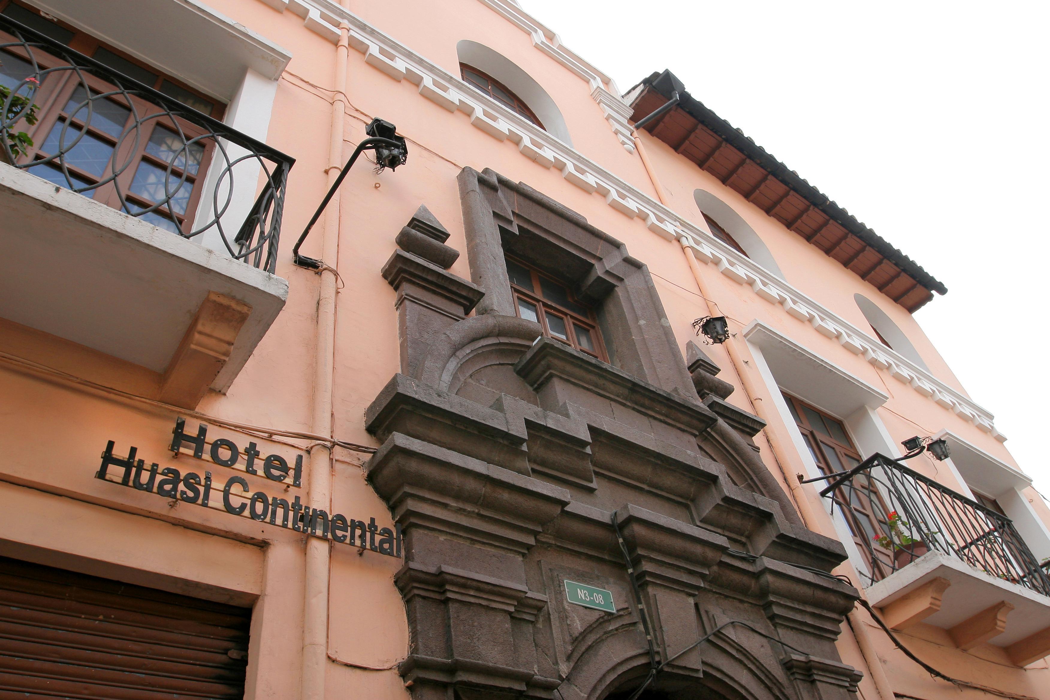 Hotel Huasi Continental Quito Exterior photo