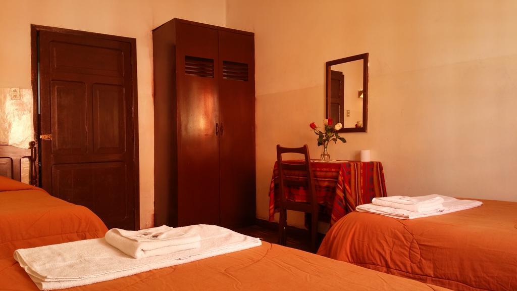 Hotel Huasi Continental Quito Exterior photo