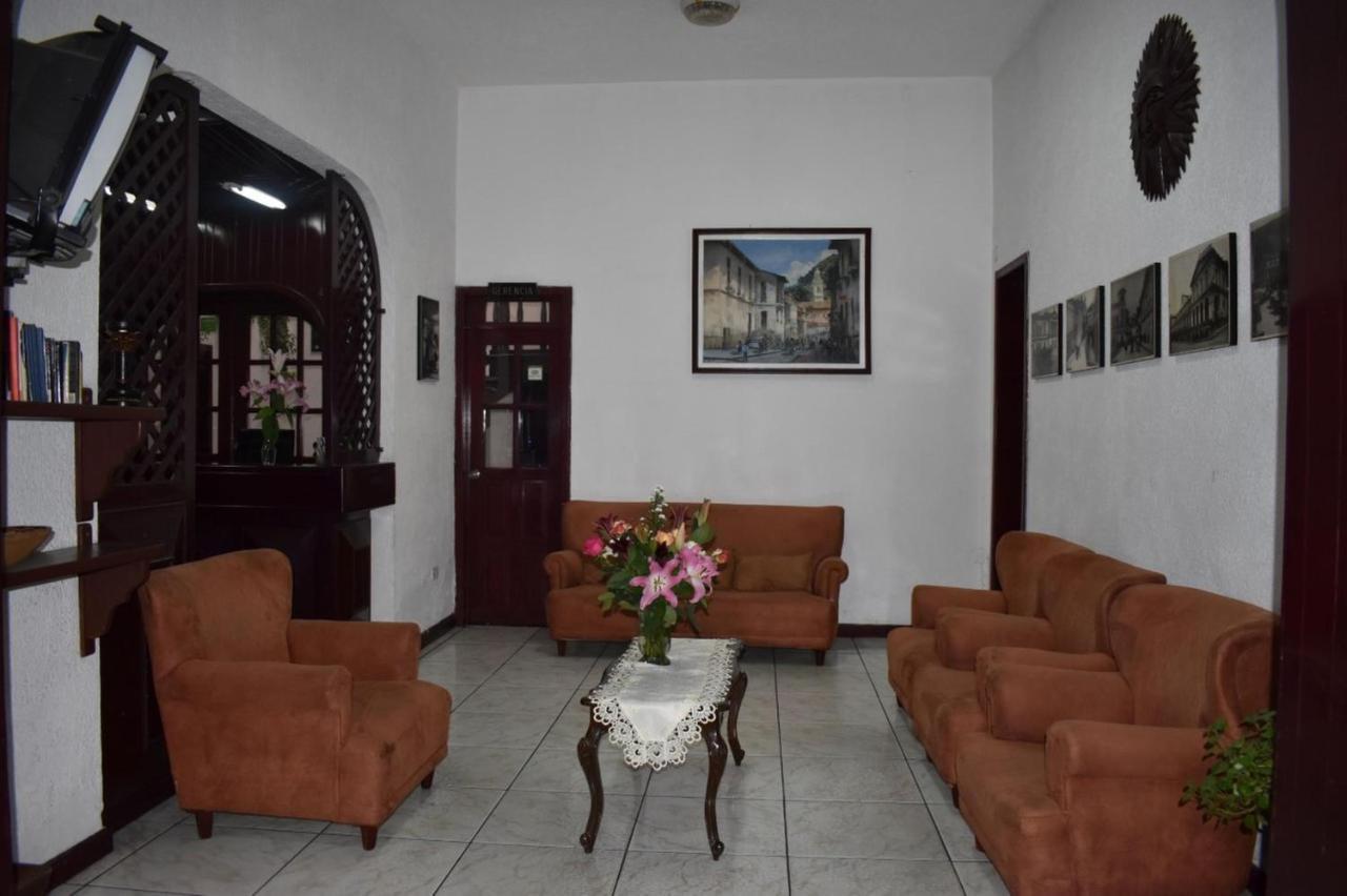 Hotel Huasi Continental Quito Exterior photo
